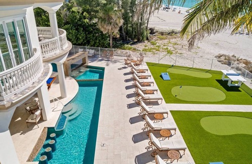 Bradenton Beach House | Anna Maria Grand: Gulf Front! On the Beach! Sleeps 22 by Anna Maria Life Vacation Rentals