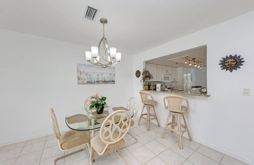 Bradenton Beach Condo | Anna Maria Island Beach Sands 203-Private Beach Access-Free Wi-Fi-Heated Pool