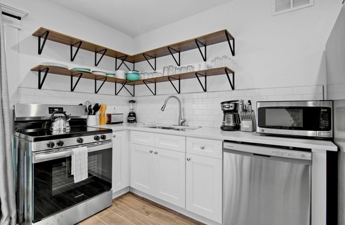 Anna Maria Villa | Anna Maria Island Bungalow with Pool! Across the street from Beach, near Pine Av