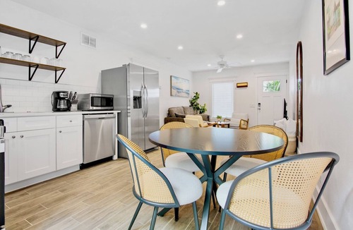 Anna Maria Villa | Anna Maria Island Bungalow with Pool! Across the street from Beach, near Pine Av