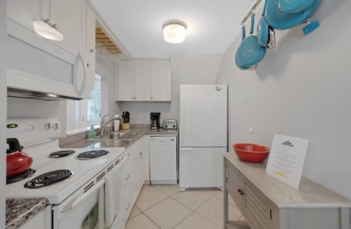 Truman Annex Condo | AQUA OASIS at The Truman Annex in Key West