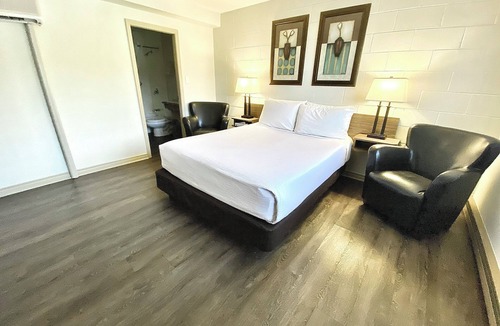 Regional District of Nanaimo Hotel | Arbutus Grove Motel
