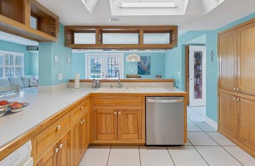 Grove City House | Architect’s mid-century waterfront home is a fisherman’s dream.