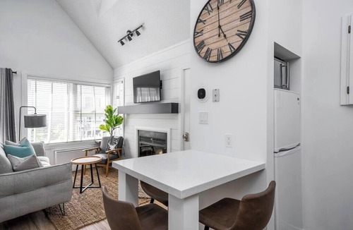 Craigleith Apartment | Arrowhead Retreat | Pool & Shuttle w/Patio