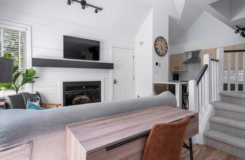 Craigleith Apartment | Arrowhead Retreat | Pool & Shuttle w/Patio