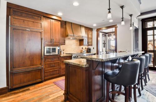 Empire Pass House | Arrowleaf Lodge - 3 Bed Condo #302