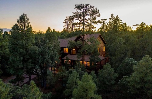 Sierra Pines Cabin | As featured on HGTV's Log Cabin Living!