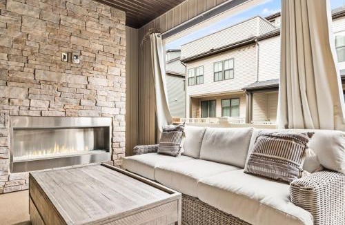 Ashburn House | Ashburn 4-BR Homestay Close to Dulles & METRO