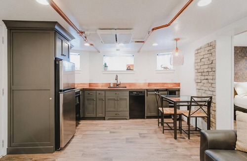 Central Business District Hotel | Aspenwood Manor South