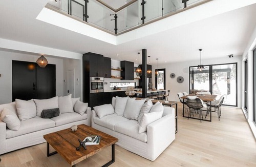 Morin Heights Ski Chalet | Au décor scandinave!