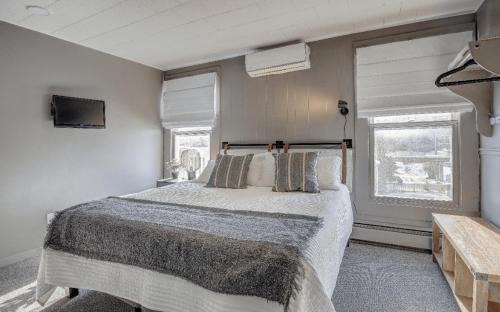 Magog Hotel | Auberge des Cantons