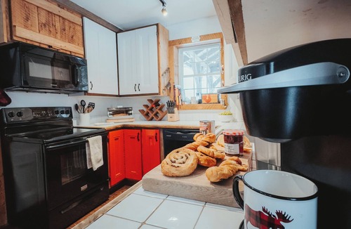 Val-des-Lacs Ski Chalet | Authentic Ranch Experience Close to Mont-Tremblant