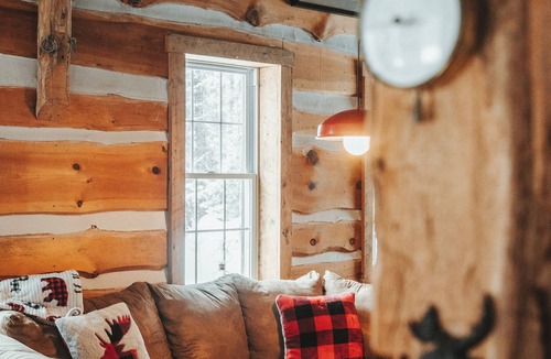Val-des-Lacs Ski Chalet | Authentic Ranch Experience Close to Mont-Tremblant