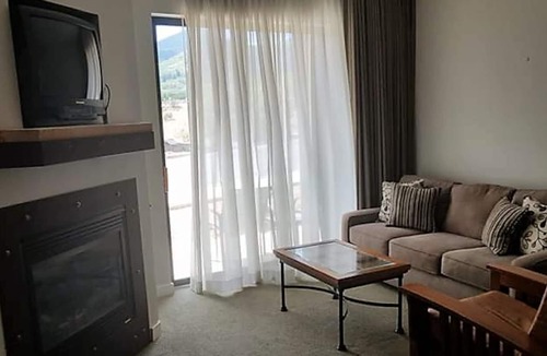 Park City Condo | **Available for Sundance** 3 Hot Tubs, Ground Level Unit, Affordable Rates