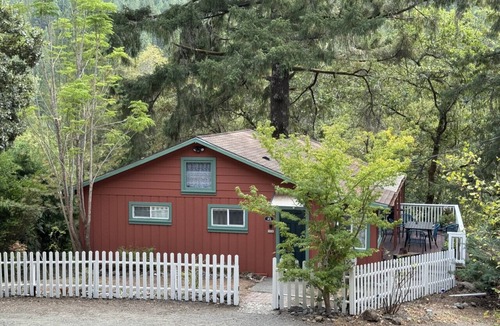 Myers Flat Cottage | Avenue of the Giants Caraway Cottage (#3)
