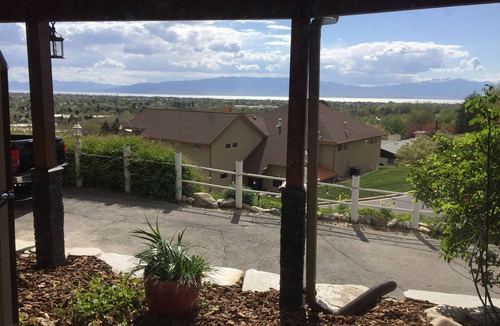 Northridge House | awesome valley views, with all your home needs plus the “little extras”
