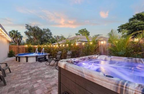 South Venice Villa | Azure Relaxing Escape Villa | Private Pool & Spa
