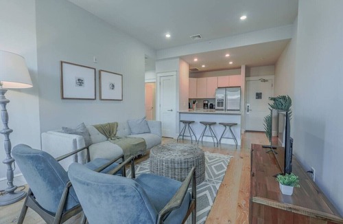 Back Bay Apartment | Back Bay Gem | 1BR on Newbury Street