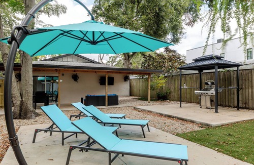 Park East House | Backyard Breakaway - Shady paradise in the middle of Sarasota