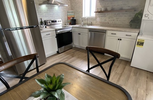 Cape May Cottage | "Bain de Soleil in Cape May" 2 bedroom 2 bath cottage