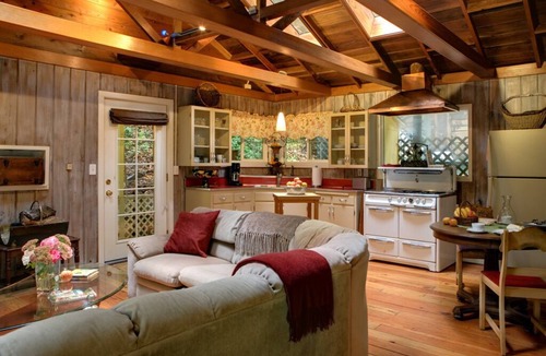 Cazadero Cottage | Bakery Redwood Retreat with Creek Access