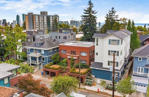 Capitol Hill Apartment | Balerion's Shadowed Suite