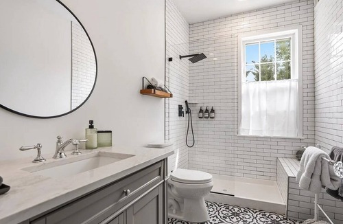 Old Town Alexandria Apartment | Barrister One - Historic Old Town Alexandria-Two level apartment