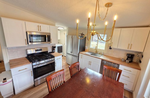 Barryton Cabin | Barryton Lost Lake Hot Tub Dog Friendly