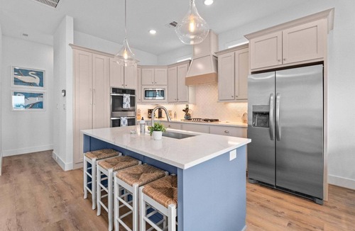 Isla Del Sol House | Bayfront 4BR Galveston | Hot Tub | Sleeps 10