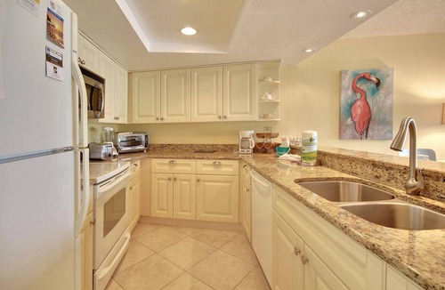 Sunset Beach Condo | Bayfront, Hot Tubs, Pool, Updated Condo Near pool! Land's End 1-304