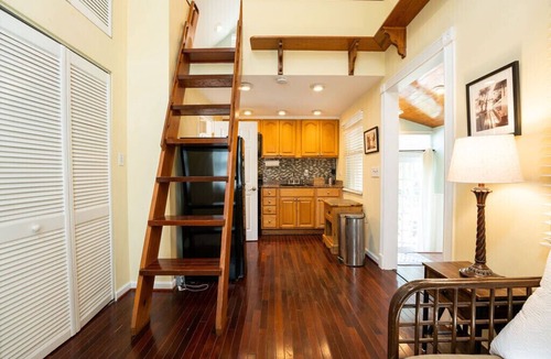 Midtown House | BE STILL- 4 Bedroom, 3 Bath with POOL & Guest Cottage