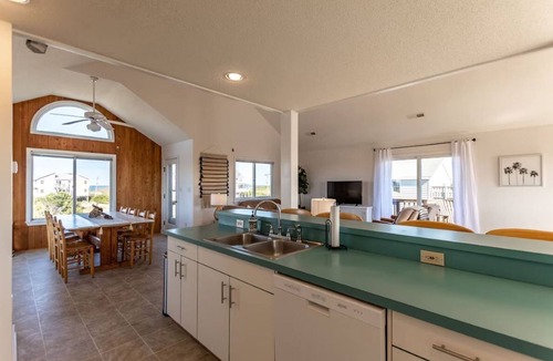 South Nags Head House | Beach Haven Just Steps Away from the Ocean, Amazing Views