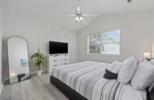 Myrtle Beach House | Beach Vibes Villa - 3 Bedrooms in prime location near beach with private yard!