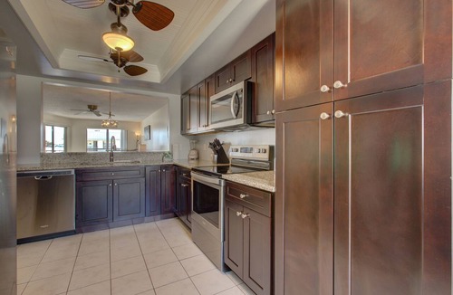 Bradenton Beach Condo | Beach View 207-Private Beach Access-Free Wi-Fi-Heated Pool-2 Balconies