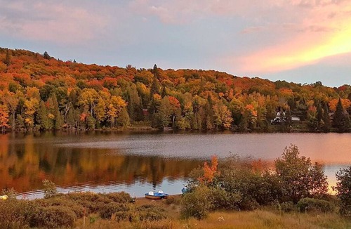Mont-Tremblant House | Beachfront Lake House in St-Donat