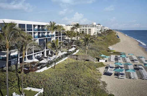 Palm Beach House | Beachfront Accommodation! 4 Garden View Units | Outdoor Pool w/ Ocean View
