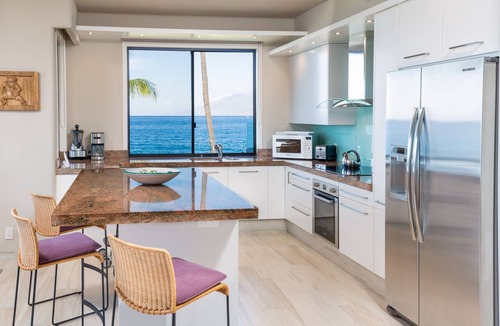 Wailea Condo | Beachfront /Corner /Renovated/2nd floor condo unit: F-204