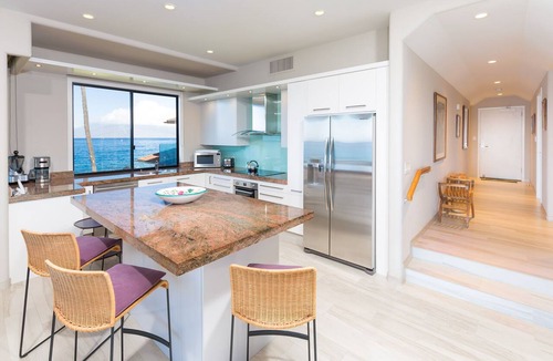 Wailea Condo | Beachfront /Corner /Renovated/2nd floor condo unit: F-204