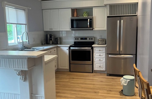 Wasaga Beach Cottage | BEACHFRONT COTTAGE IN WASAGA BEACH - SANDPIPER BEACH RESORT - COTTAGE UNIT # 16