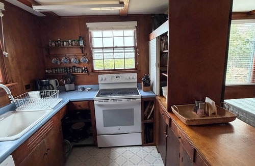 Monomoy Cottage | Beachfront Monomoy cottage near Town