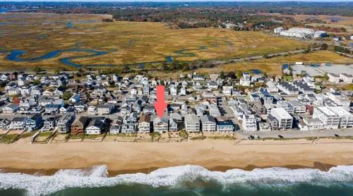 Salisbury Beach House | Beachfront Panoramic Views Oceanfront Oasis