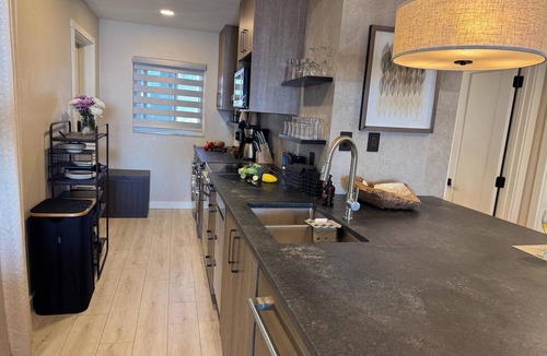 Bradenton Beach Condo | Beachfront Studio on the sand - New Remode,l Free Parking I