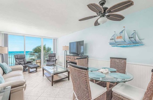 Hutchinson Island South Condo | Beachfront Top-Floor Condo, Heated Pool, Ocean
