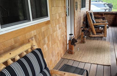 Crystal House | Beautiful 2 bedroom camp with all the amenities of home sleeps 13