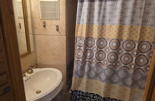 Dupont Circle Apartment | Beautiful 2-BR Apt Sleeps 5 Fabulous Location Historic Street Family-friendly