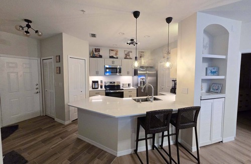 Desoto Acres Condo | Beautiful 2BR/2BA 1st floor Remodeled Condo in Sarasota Near UTC, Lido & Siesta