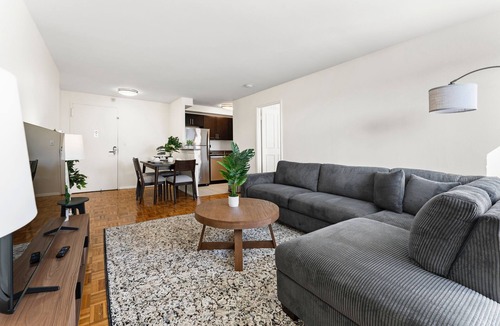 North Brookline Apartment | Beautiful 2BR Next to BU 9yn9