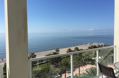 Galveston Condo | Beautiful 3 bedrooms condo with full view of the Gulf!