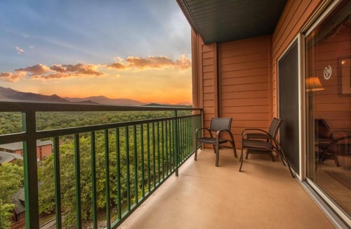 Branson Villa | Beautiful Branson Woods Two Bedroom/Two Bath Villa! Near Entertainment Venues.