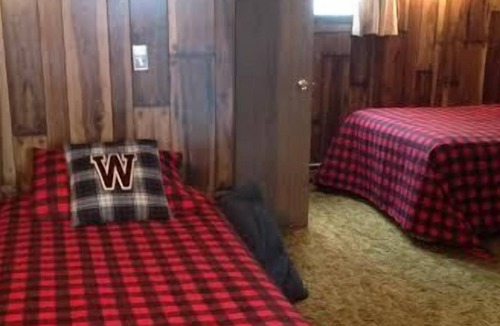 Stambaugh Ski Chalet | Beautiful, Comfy, Rustic Ski Chalet Steps From Ski Brule Mountain - RIGHT Side
